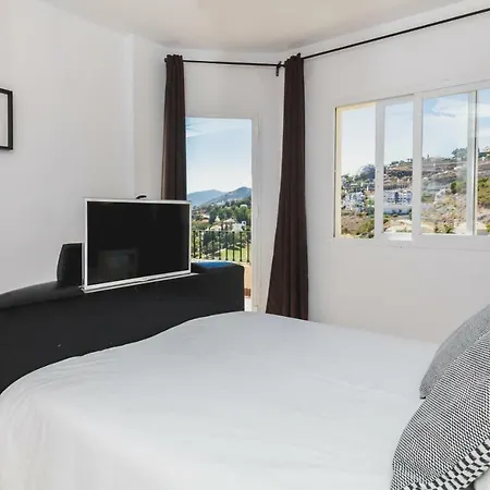 Jacuzzi Rooftop Bbq Wifi Pool Music Netflix Games Benahavis