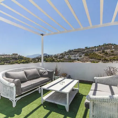 Jacuzzi Rooftop Bbq Wifi Pool Music Netflix Games *