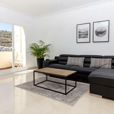 Apartment Jacuzzi Rooftop Bbq Wifi Pool Music Netflix Games *