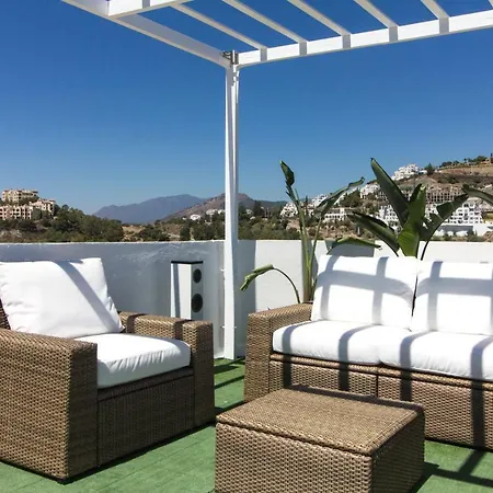 Jacuzzi Rooftop Bbq Wifi Pool Music Netflix Games